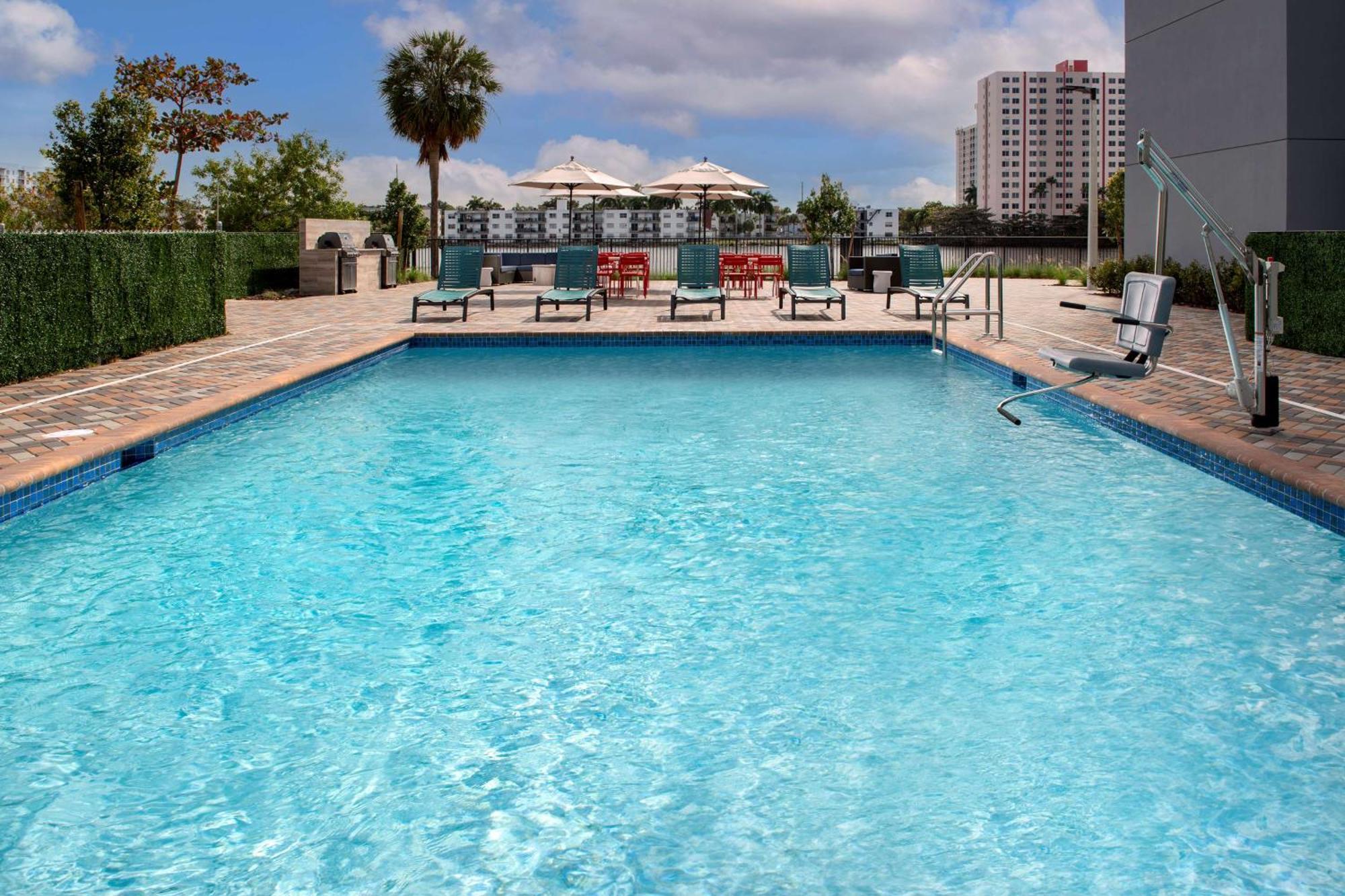 Tru By Hilton Miami Airport South Blue Lagoon, Fl Miami Springs Bagian luar foto