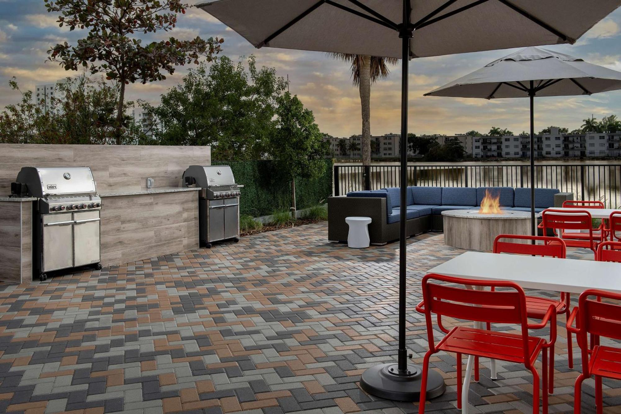 Tru By Hilton Miami Airport South Blue Lagoon, Fl Miami Springs Bagian luar foto